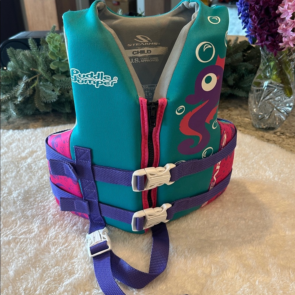 Stearns life jacket for girls.
